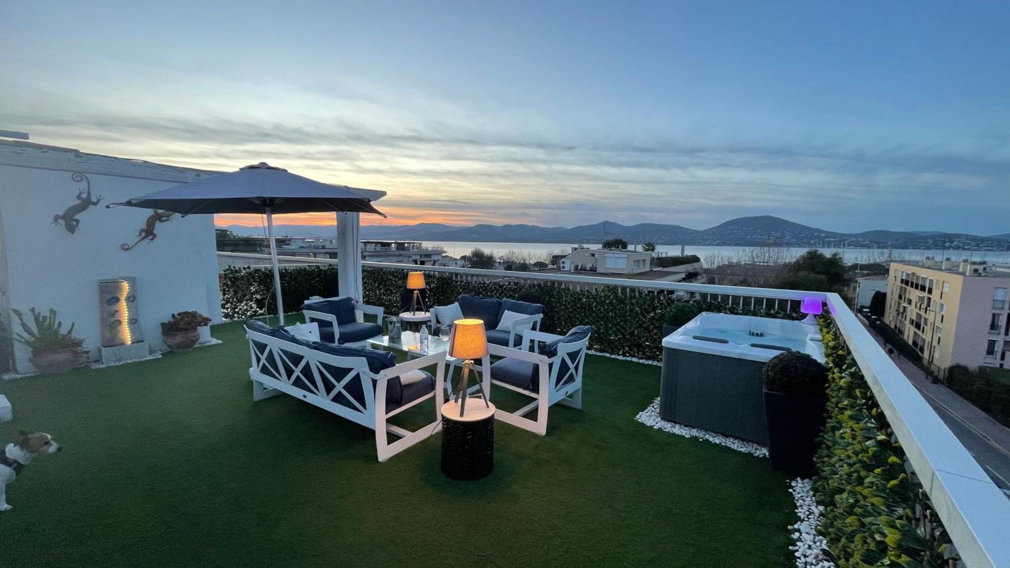 شقة Saint Tropez Sea View Penthouse المظهر الخارجي الصورة